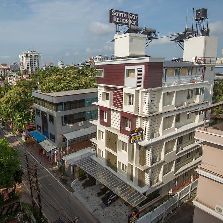 เซาท์ เกท เรซิเดนซี Hotel Kochi ภายนอก รูปภาพ