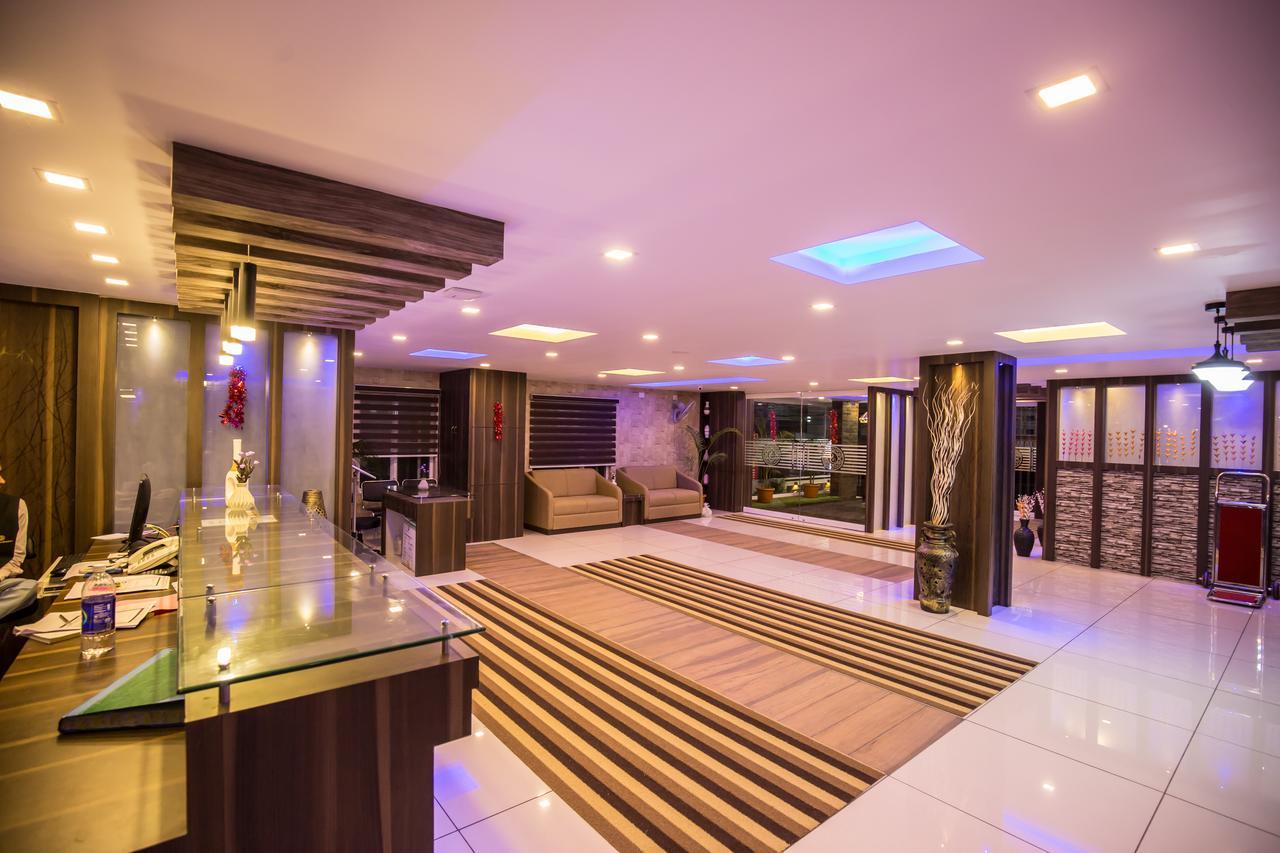 เซาท์ เกท เรซิเดนซี Hotel Kochi ภายนอก รูปภาพ