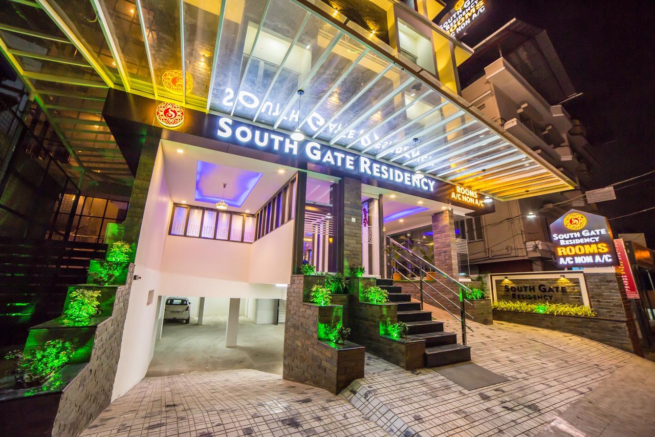 เซาท์ เกท เรซิเดนซี Hotel Kochi ภายนอก รูปภาพ