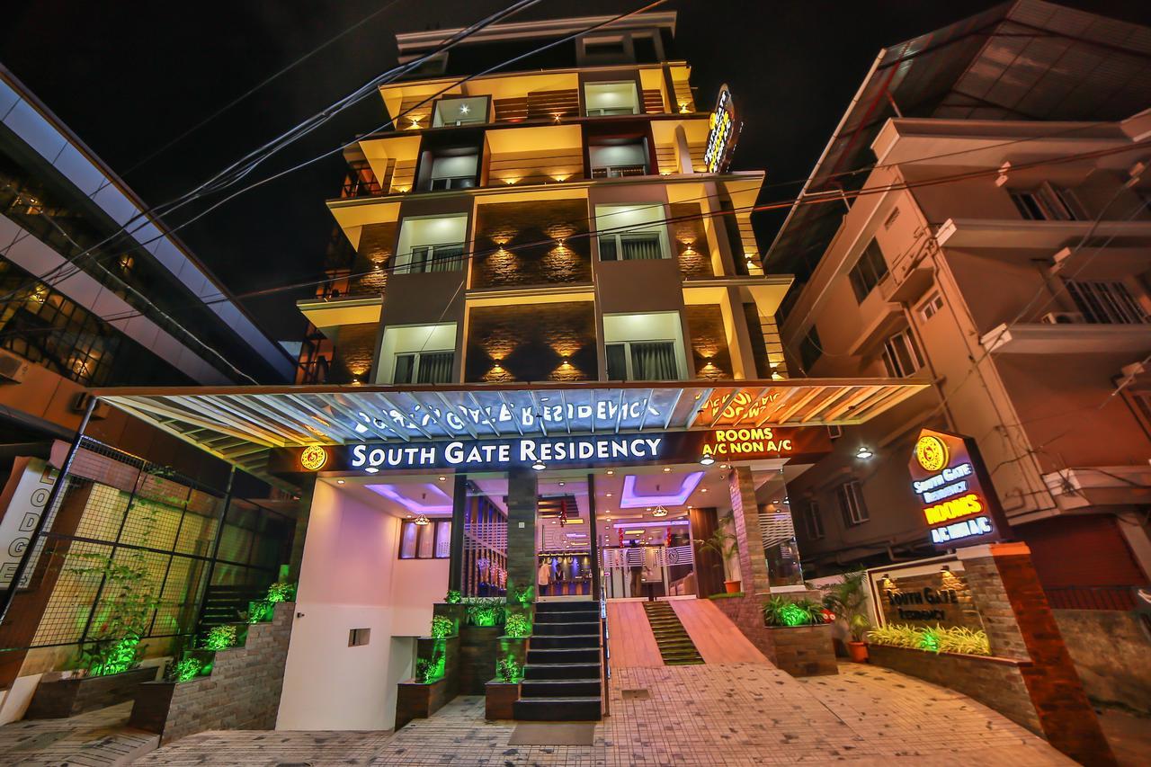 เซาท์ เกท เรซิเดนซี Hotel Kochi ภายนอก รูปภาพ