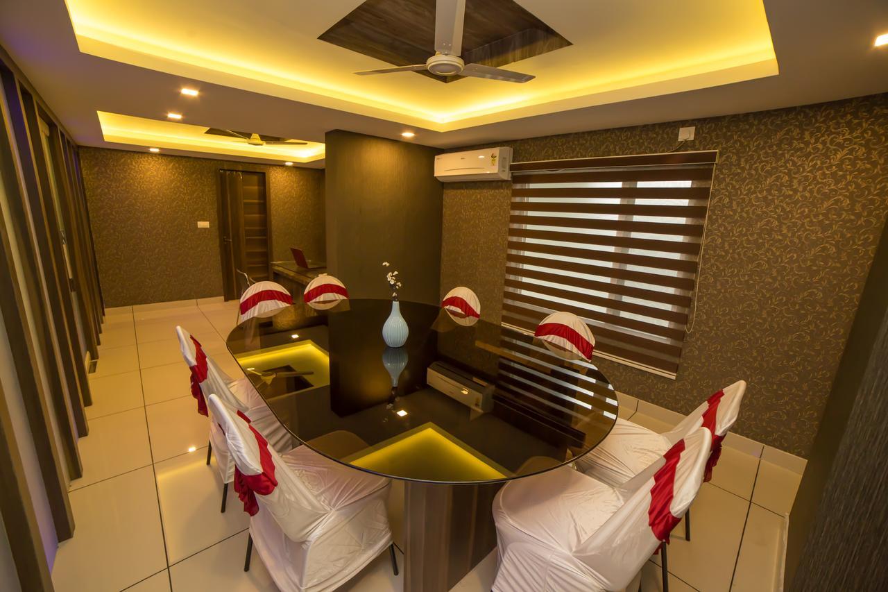 เซาท์ เกท เรซิเดนซี Hotel Kochi ภายนอก รูปภาพ