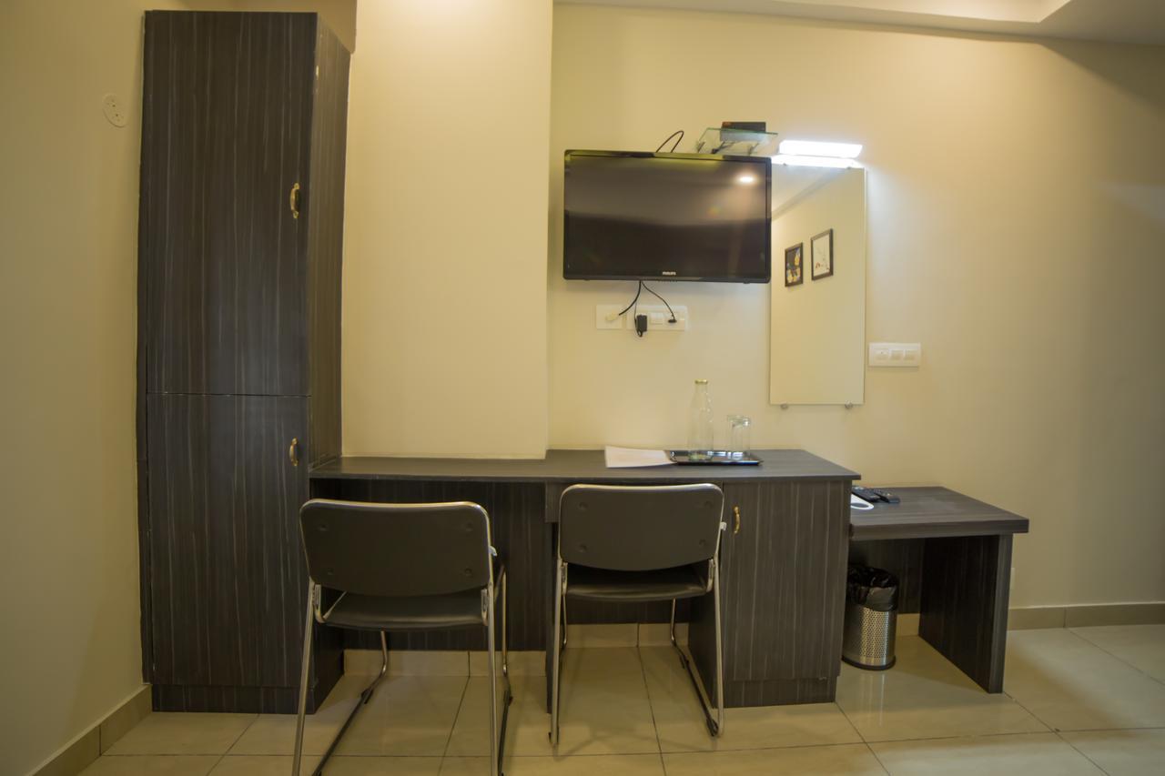 เซาท์ เกท เรซิเดนซี Hotel Kochi ภายนอก รูปภาพ